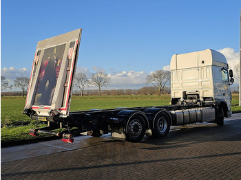 Kamion sa golom šasijom i zatvorenom kabinom DAF XF 440 SSC 6X2 FAN: slika 4