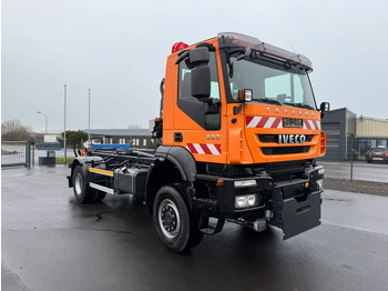 Kamion sa hidrauličnom kukom Iveco Trakker 330 4x4 Multilift  XR 10 S  Winterdienst: slika 3