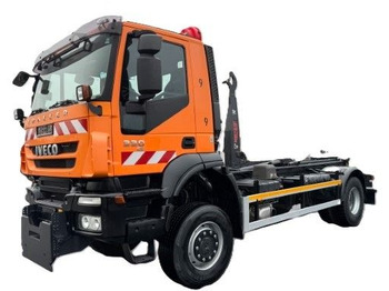 Kamion sa hidrauličnom kukom Iveco Trakker 330 4x4 Multilift  XR 10 S  Winterdienst: slika 2