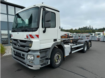 Kamion sa golom šasijom i zatvorenom kabinom MERCEDES-BENZ Actros 2532