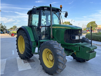 Traktor JOHN DEERE 6220