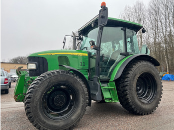 Traktor JOHN DEERE 5720