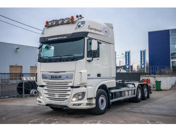 Kamion sa hidrauličnom kukom DAF XF 105 460