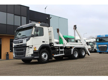 Kamion za utovaranje kontejnera VOLVO FM 500