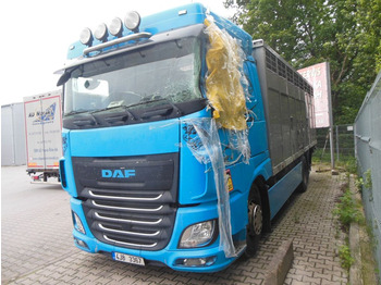 Kamion za prevoz stoke DAF XF 106 460