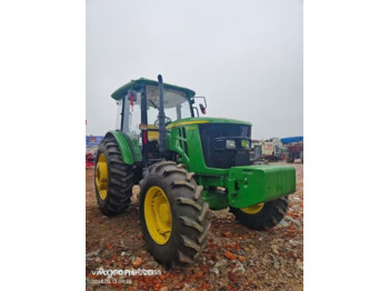 Traktor JOHN DEERE