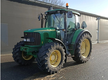 Traktor JOHN DEERE 6220