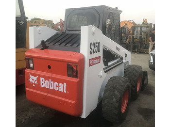 Mini utovarivač BOBCAT S250