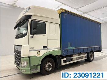 Kamion sa ceradom DAF XF 460