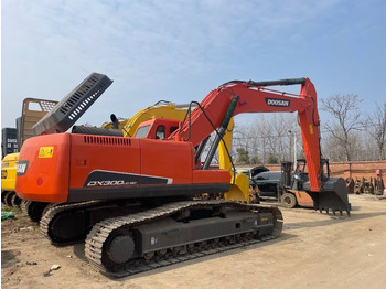 Bager guseničar DOOSAN DX300