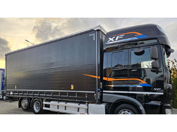 Kamion sa ceradom DAF XF 480