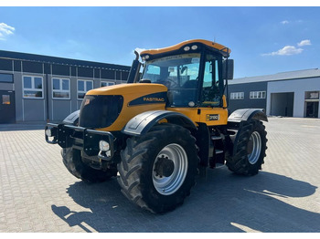 Traktor JCB