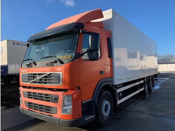 Kamion sa zatvorenim sandukom VOLVO FM 330