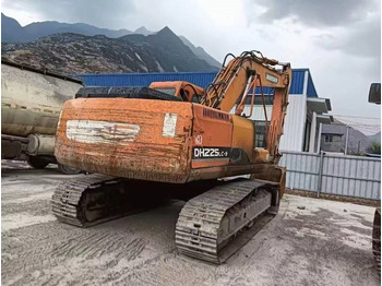 Bager guseničar Doosan DX 225: slika 2