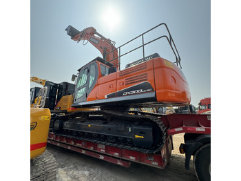 Bager guseničar DOOSAN DX300