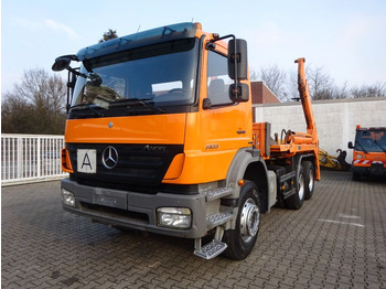 Kamion za utovaranje kontejnera MERCEDES-BENZ Axor 2633