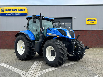 Traktor NEW HOLLAND T7.245