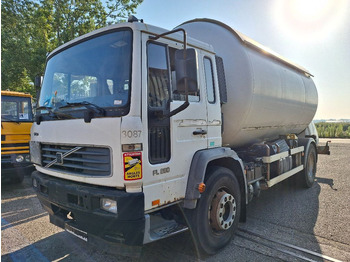 Kamion cisterna VOLVO FL 250