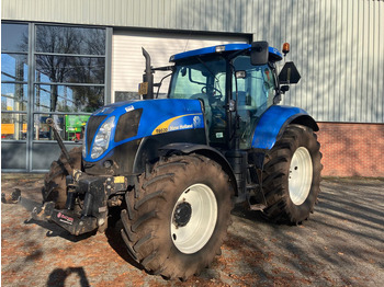 Traktor NEW HOLLAND T6000