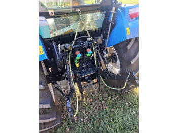 Traktor New Holland t4.75 stage v: slika 3