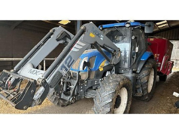 Traktor NEW HOLLAND T6000