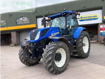 Traktor NEW HOLLAND T7.245