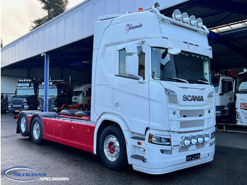 Kamion sa golom šasijom i zatvorenom kabinom SCANIA R 650