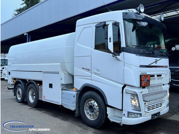 Kamion cisterna VOLVO FH 540