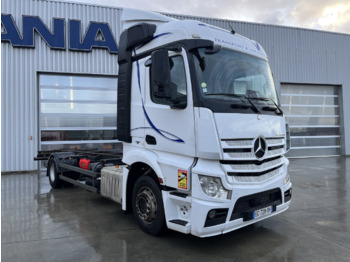 Kamion za prevoz kontejnera/ Kamion sa promenjivim sandukom MERCEDES-BENZ Actros 1845