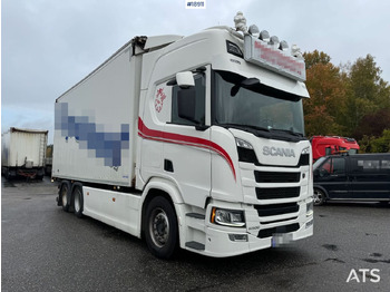 Kamion sa zatvorenim sandukom SCANIA R 500