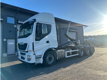 Kamion sa hidrauličnom kukom IVECO Stralis 560