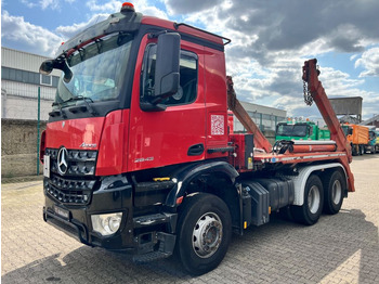 Kamion za utovaranje kontejnera Mercedes-Benz 2643 Arocs  6x4 MEILLER Absetzkipper  Blatt: slika 2