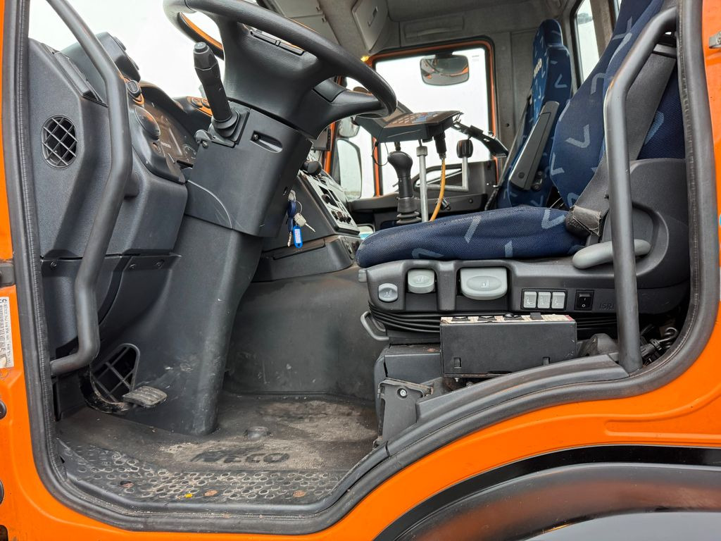 Kamion sa hidrauličnom kukom Iveco Trakker 330 4x4 Multilift  XR 10 S  Winterdienst: slika 8