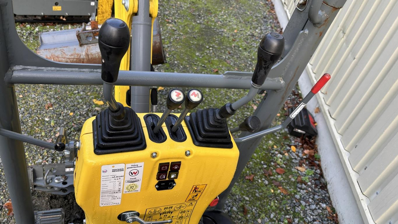 Mini bager novi Wacker 803: slika 10