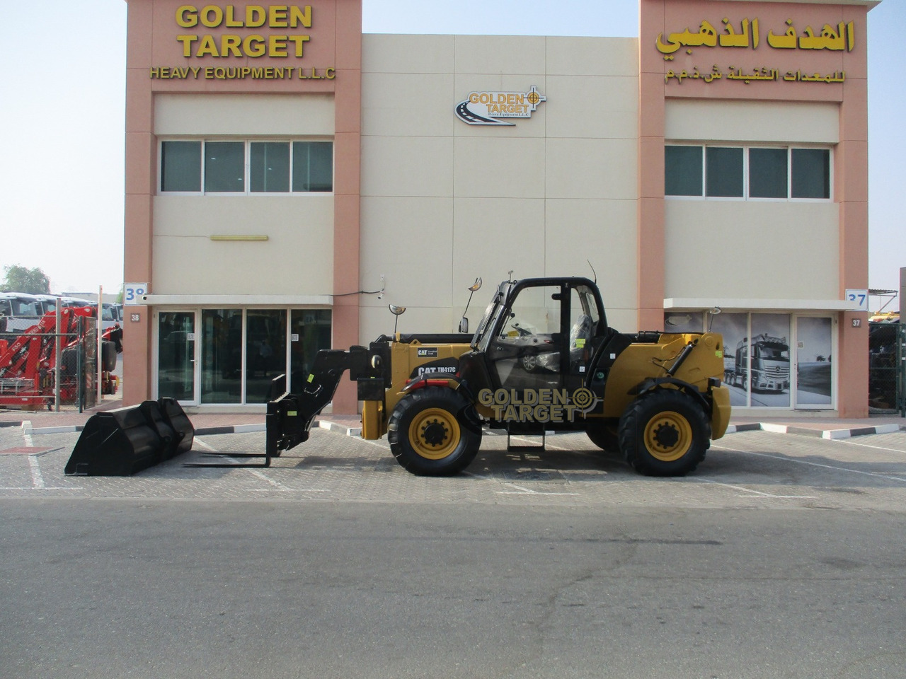 Teleskopski upravljač Caterpillar TH417 Telehandler: slika 6