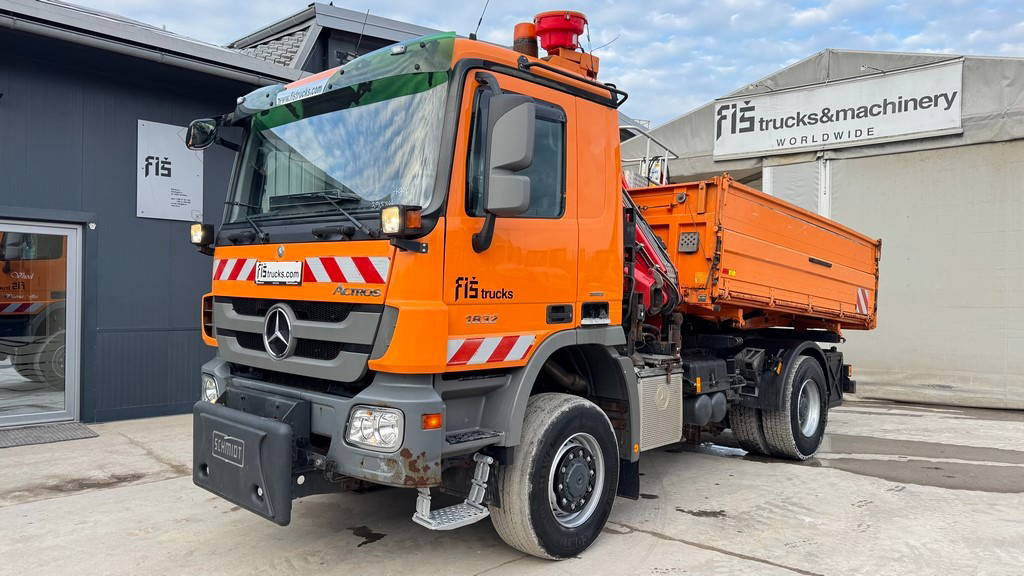 Istovarivač Mercedes-Benz Actros 1832 AK tipper 4x4 - crane Fassi 9.2M - remote control: slika 14