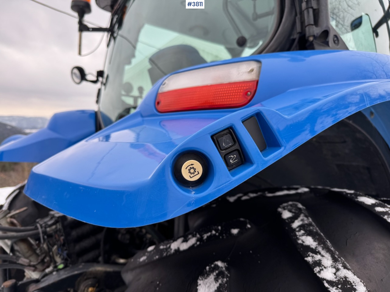 Traktor 2010 New Holland T6020 Elite w/front loader: slika 35