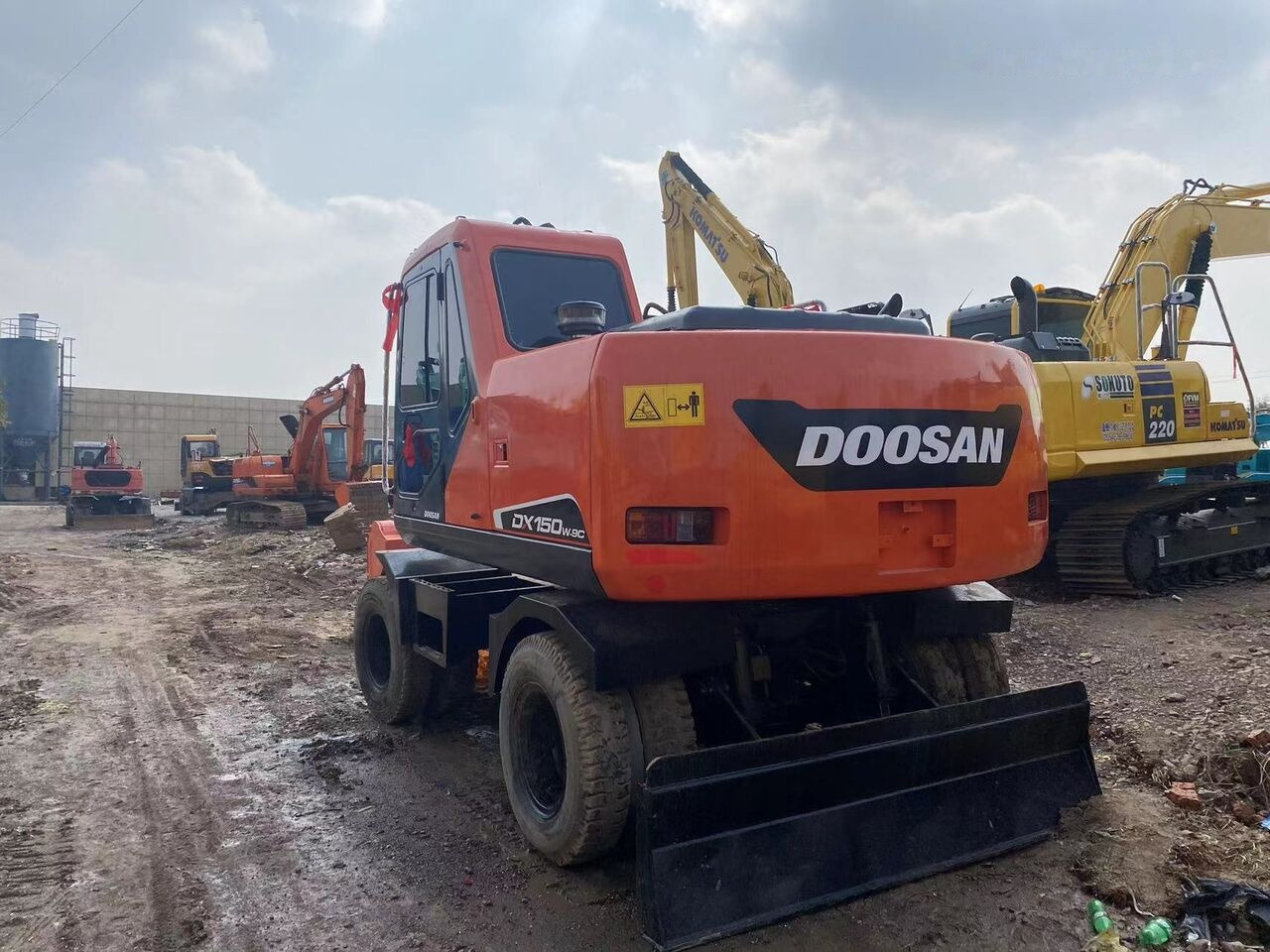 Bager točkaš Doosan DX150W: slika 6