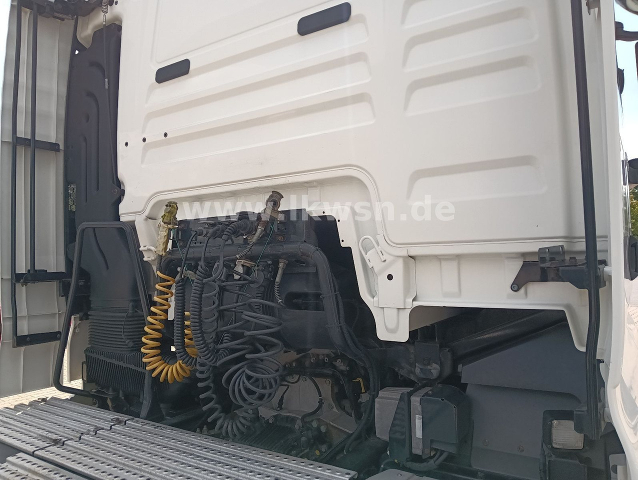 Tegljač MAN TGX 18:440 FLT XLX 2xTank Klima Spoiler Kühlbox MAN TGX 18:440 FLT XLX 2xTank Klima Spoiler Kühlbox: slika 22 Tegljač MAN TGX 18:440 FLT XLX 2xTank Klima Spoiler Kühlbox MAN TGX 18:440 FLT XLX 2xTank Klima Spoiler Kühlbox: slika 22