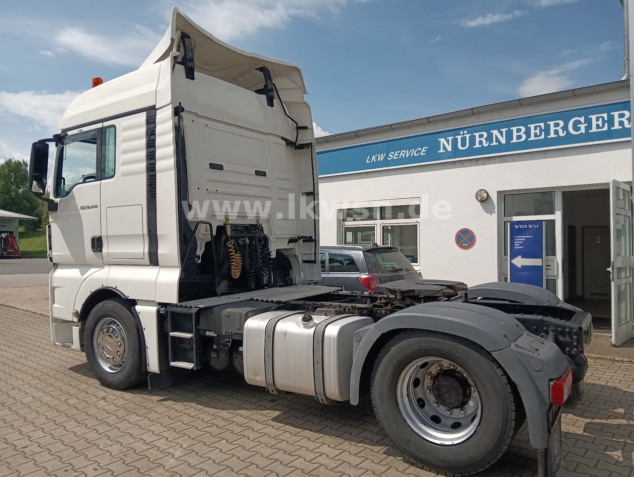 Tegljač MAN TGX 18:440 FLT XLX 2xTank Klima Spoiler Kühlbox MAN TGX 18:440 FLT XLX 2xTank Klima Spoiler Kühlbox: slika 9 Tegljač MAN TGX 18:440 FLT XLX 2xTank Klima Spoiler Kühlbox MAN TGX 18:440 FLT XLX 2xTank Klima Spoiler Kühlbox: slika 9