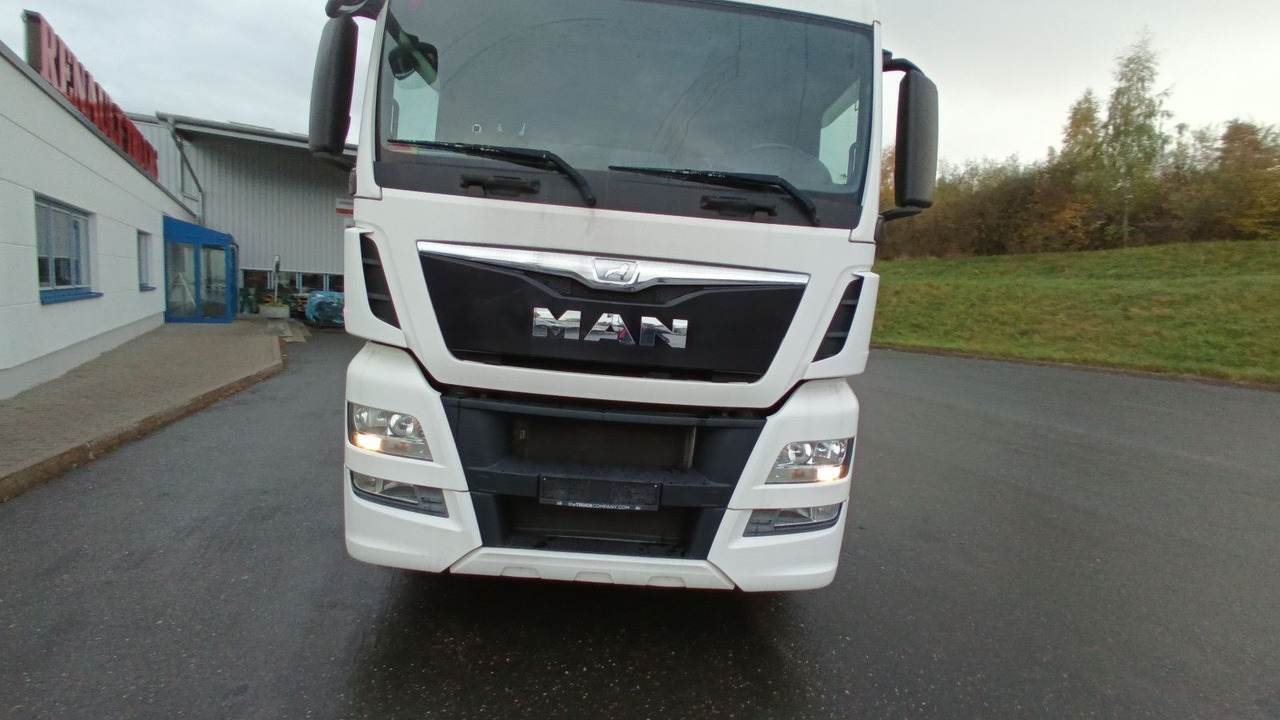 Tegljač MAN TGX 18:440 FLT XLX 2xTank Klima Spoiler Kühlbox MAN TGX 18:440 FLT XLX 2xTank Klima Spoiler Kühlbox: slika 35 Tegljač MAN TGX 18:440 FLT XLX 2xTank Klima Spoiler Kühlbox MAN TGX 18:440 FLT XLX 2xTank Klima Spoiler Kühlbox: slika 35