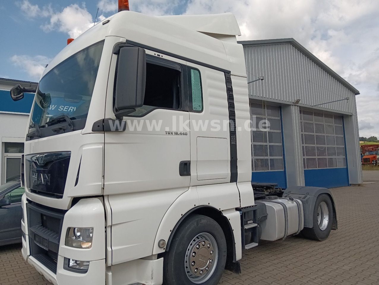 Tegljač MAN TGX 18:440 FLT XLX 2xTank Klima Spoiler Kühlbox MAN TGX 18:440 FLT XLX 2xTank Klima Spoiler Kühlbox: slika 11 Tegljač MAN TGX 18:440 FLT XLX 2xTank Klima Spoiler Kühlbox MAN TGX 18:440 FLT XLX 2xTank Klima Spoiler Kühlbox: slika 11