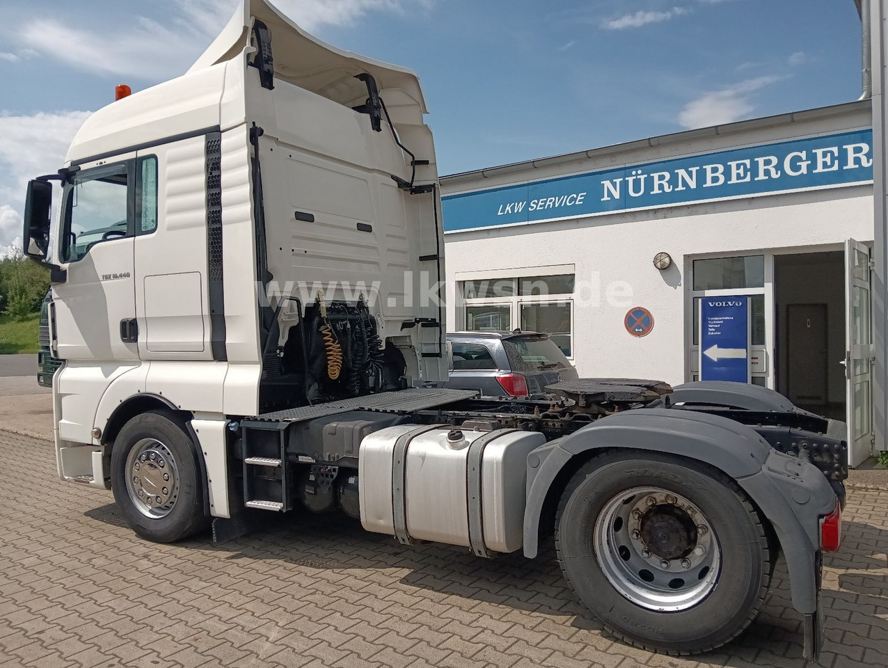 Tegljač MAN TGX 18:440 FLT XLX 2xTank Klima Spoiler Kühlbox MAN TGX 18:440 FLT XLX 2xTank Klima Spoiler Kühlbox: slika 7 Tegljač MAN TGX 18:440 FLT XLX 2xTank Klima Spoiler Kühlbox MAN TGX 18:440 FLT XLX 2xTank Klima Spoiler Kühlbox: slika 7