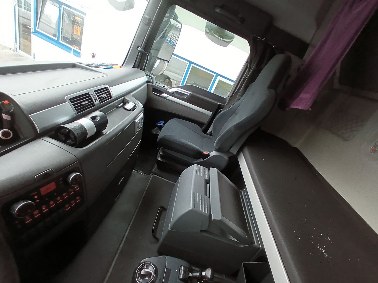 Tegljač MAN TGX 18:440 FLT XLX 2xTank Klima Spoiler Kühlbox MAN TGX 18:440 FLT XLX 2xTank Klima Spoiler Kühlbox: slika 33 Tegljač MAN TGX 18:440 FLT XLX 2xTank Klima Spoiler Kühlbox MAN TGX 18:440 FLT XLX 2xTank Klima Spoiler Kühlbox: slika 33