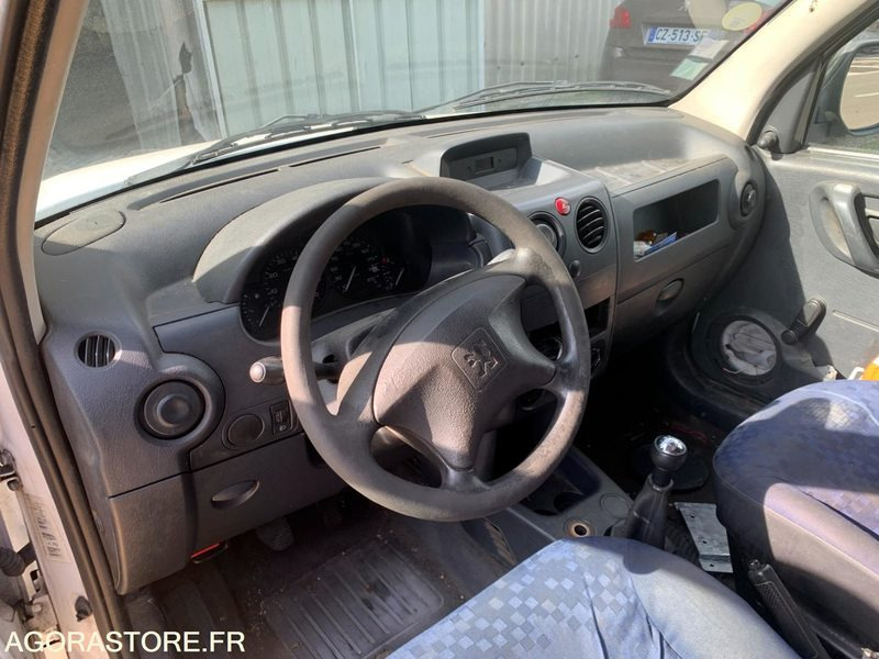 Mali kombi Peugeot Partner - 2006 - 160 844 kms - 509 BQS 06: slika 14