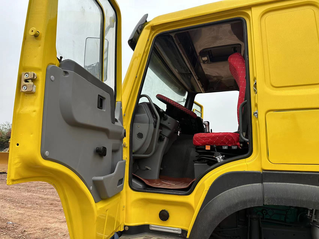 Istovarivač SINOTRUK HOWO 371 Dump Truck: slika 10