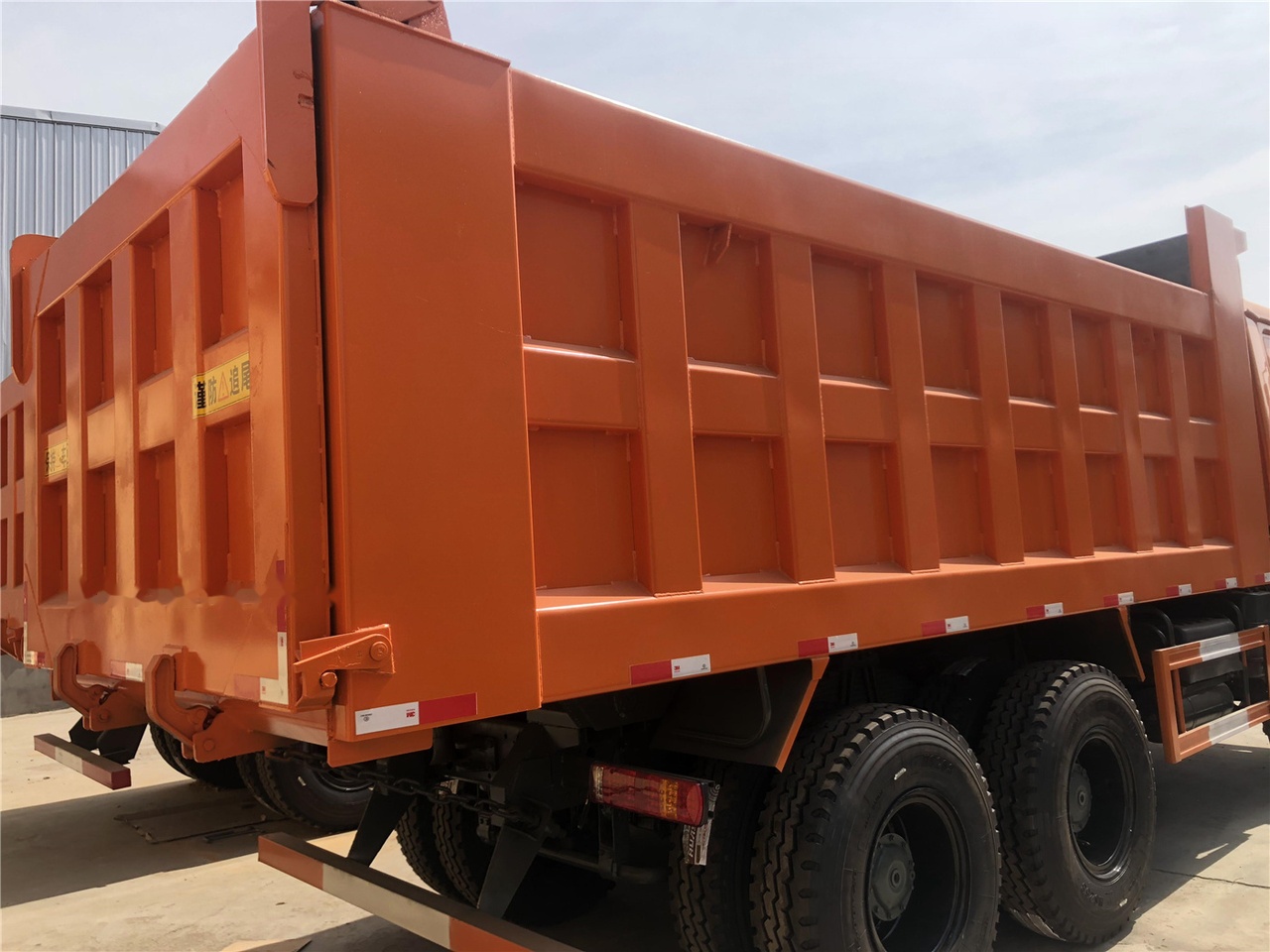 Istovarivač SINOTRUK HOWO 371 Dump truck: slika 6